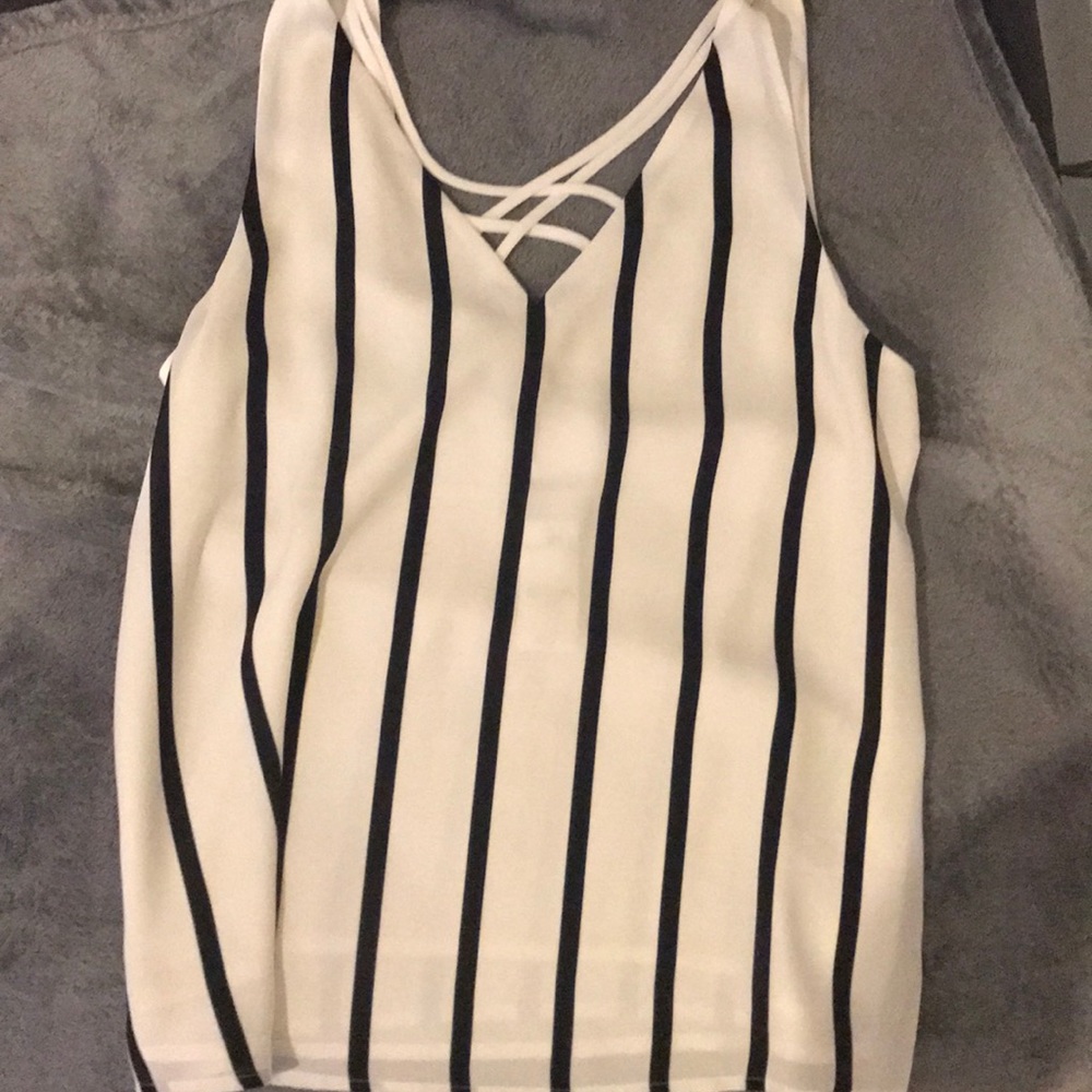 Flowy tank NWT